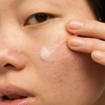 تست روی صورت لوسیون مرطوب کننده کزارکس